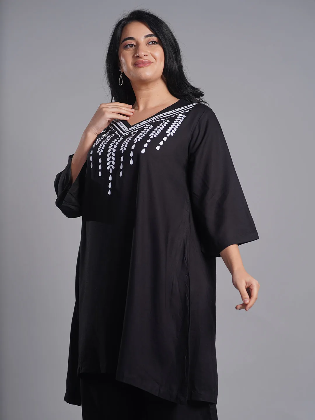 Black Rayon Kurti - Haar