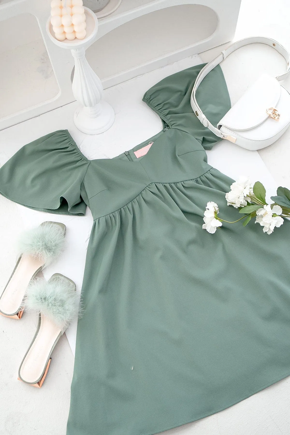 FIOERA FLUTTERS DRESS IN GREEN