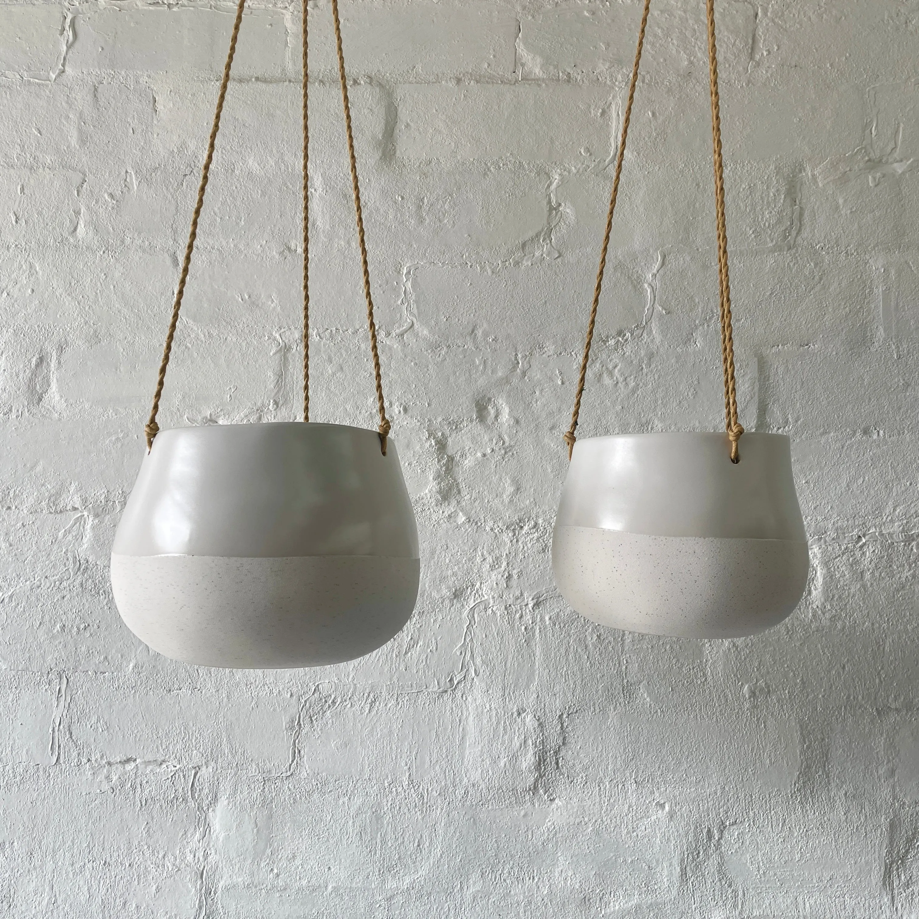 Leni Hanging Ceramic | White